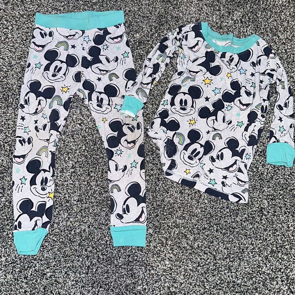 Little sleepies Disney READ description!